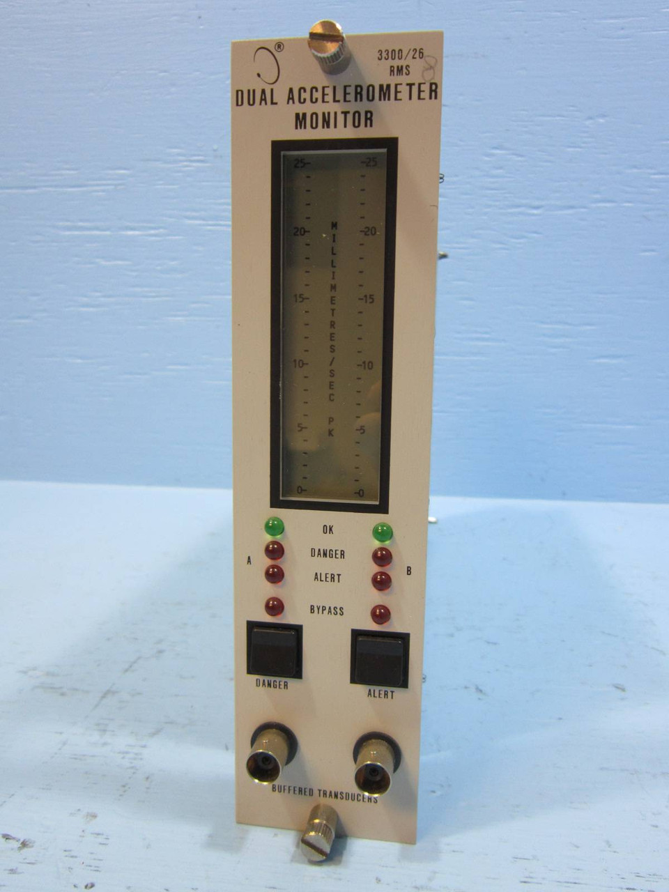 Bently Nevada Dual Accelerometer Monitor 3300/26-01-11-11-00-01-02-00 RMS PLC (NP0878-1)