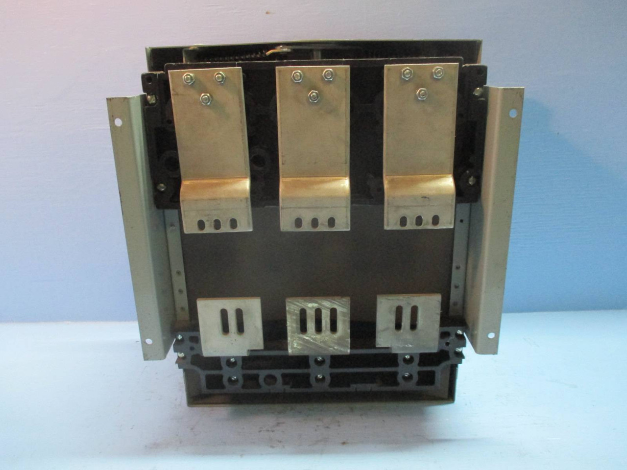 Siemens VMS365T w Hardware 400 Amp 600V Fusible ITE Vacu-Break Panelboard Switch (TK1250-1)