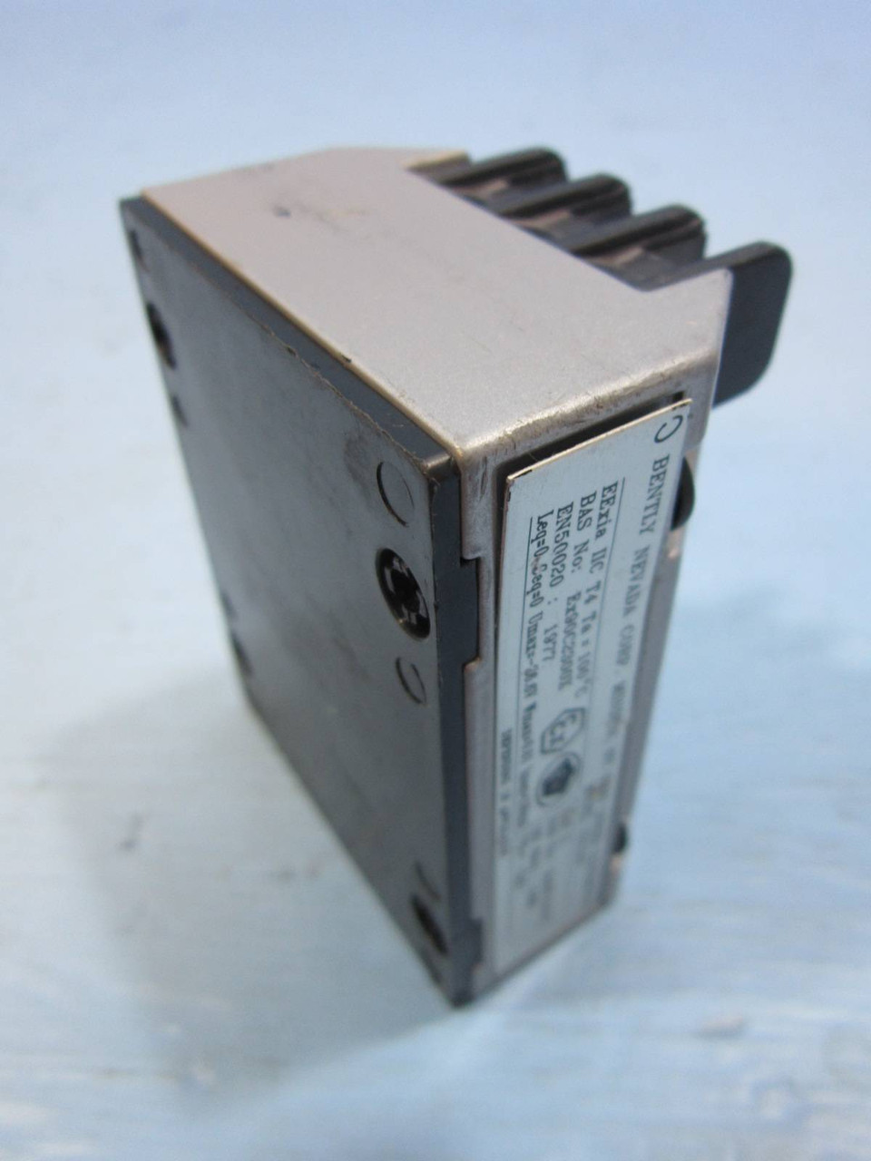 Bently Nevada 330100-50-02 Proximitor Sensor 3300 5 MM 8 MM 5 Metre Cable PLC (NP0930-1)