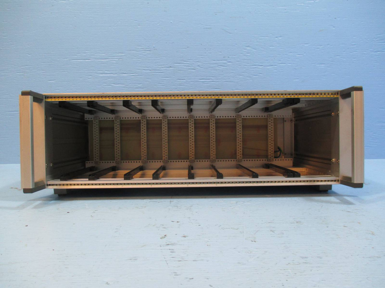 Physik Instrumente P-267.20 9 Slot Rack PLC Module Chassis Cradle 110V Piezo PI (TK1315-1)