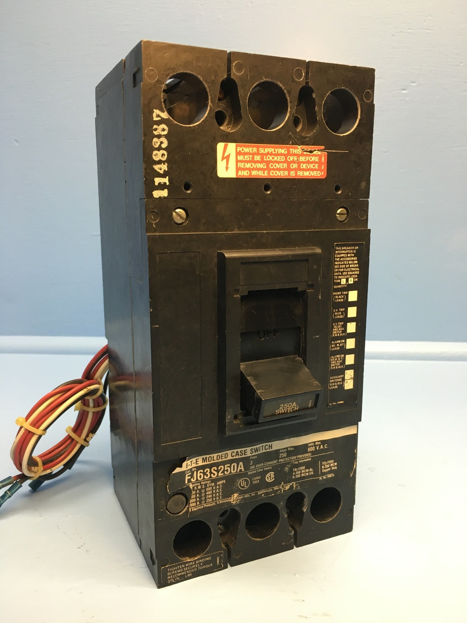 Image of I-T-E Siemens FJ63S250A 250A Molded Case Switch Breaker 600V w/ Aux ITE 250 Amp