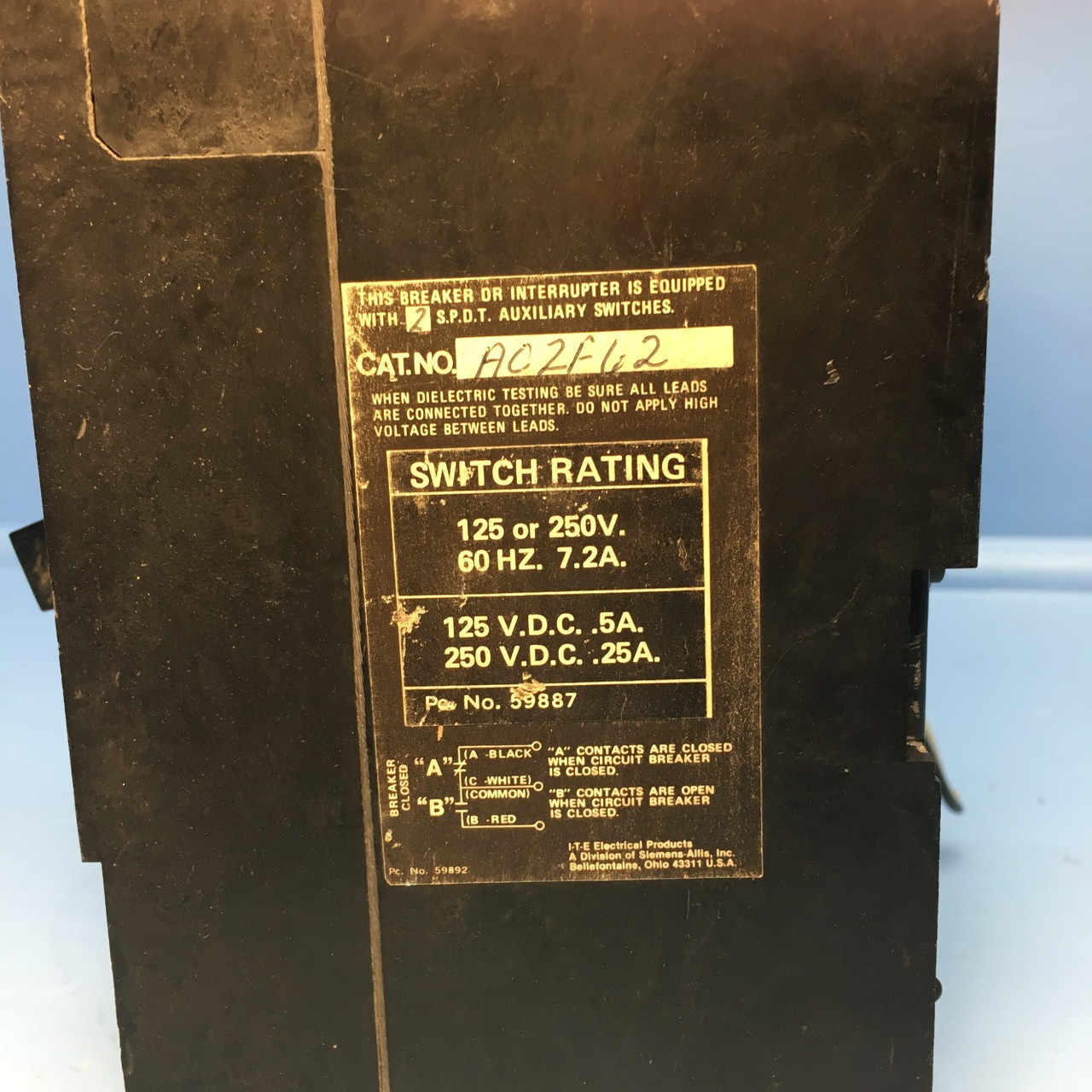 I-T-E Siemens FJ63S250A 250A Molded Case Switch Breaker 600V w/ Aux ITE 250 Amp (EM1188-1)