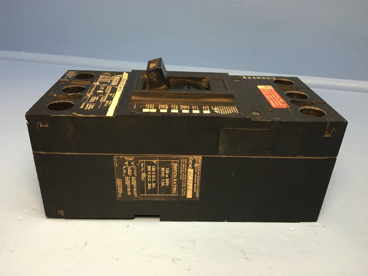 I-T-E Siemens FJ63S250A 250A Molded Case Switch Breaker 600V w/ Aux ITE 250 Amp (EM1188-1)