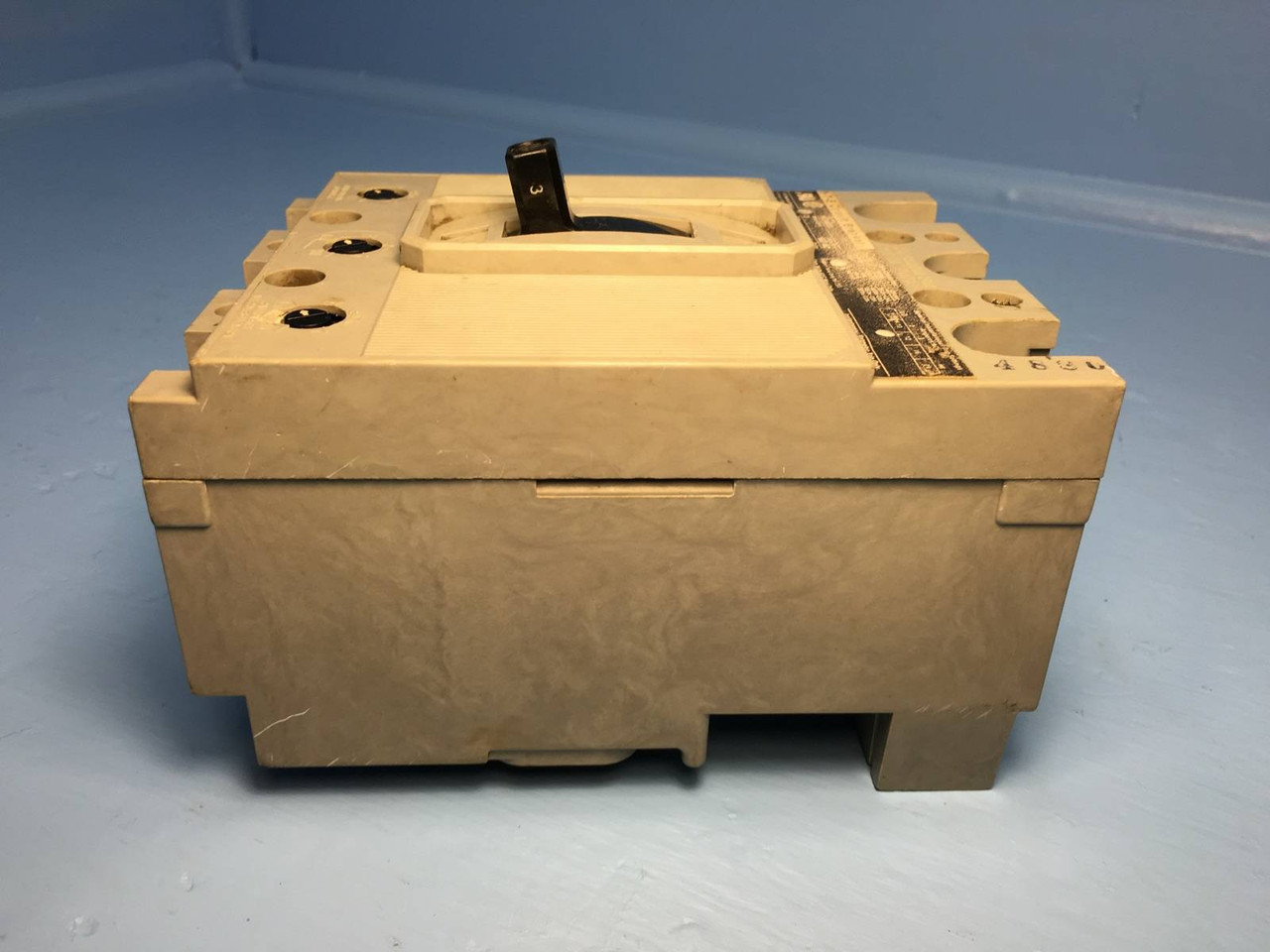 ITE Siemens HE3A003 3A Circuit Breaker 600V HE ETI HE3-A003 Gould I-T-E 3 Amp (EM1218-6)