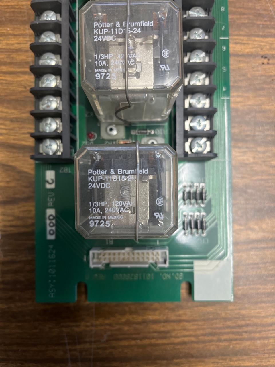 Landis & Gyr 1011626000 Rev A 1011624 000 Rev C /w 8x KUP-11D15-24 PLC Chiller (EBI2676-11)