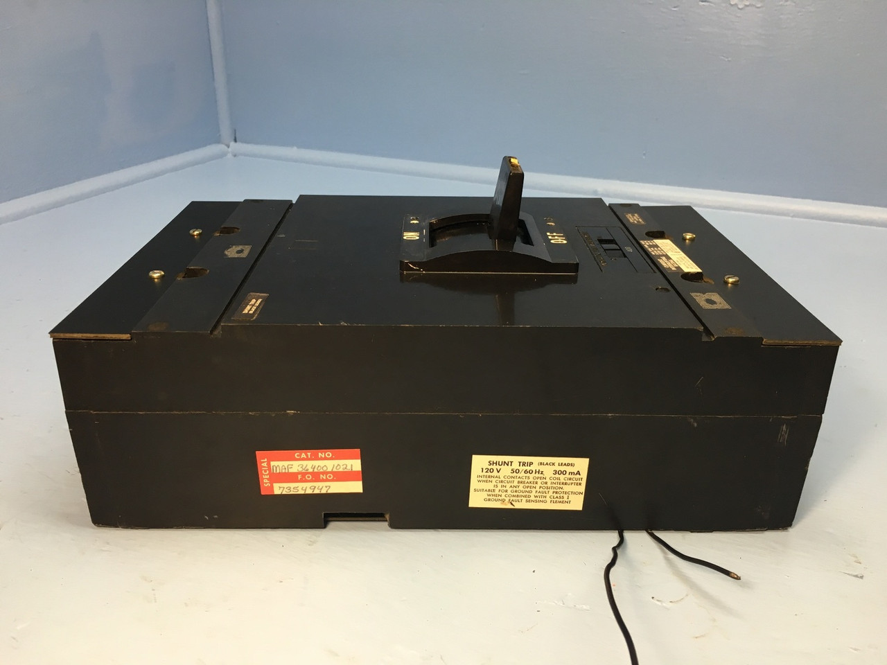 Square D MAF364001021 400A Circuit Breaker w/ Shunt 600V MAL MAF36400 400 Amp (EM1283-3)