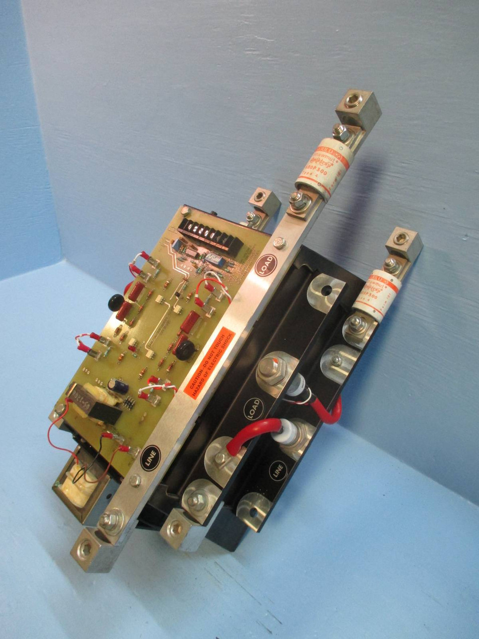 Chromalox Instruments Emerson 4120--38400 Temperature Control 480V 275 / 215 Amp (TK1513-4)