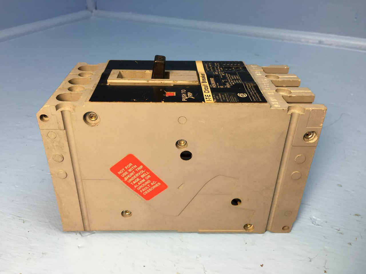 I-T-E HE63B060 60A Circuit Breaker 600V Type HE6-A ITE Gould Siemens 60 Amp (EM1324-1)