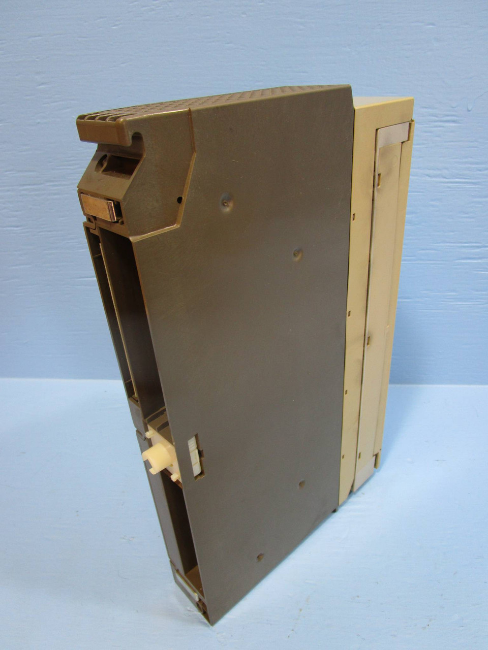 Siemens 6ES5 458-7LA11 SIMATIC S5 Relay Output PLC 16 x 24 VAC DC 6ES54587LA11 (NP1139-6)