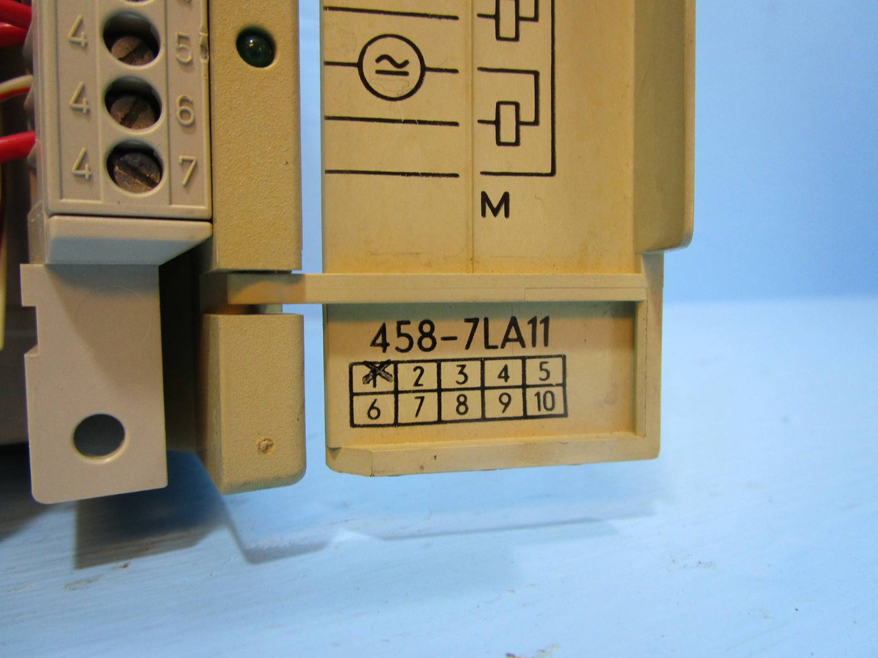 Siemens 6ES5 458-7LA11 SIMATIC S5 Relay Output PLC 16 x 24 VAC DC 6ES54587LA11 (NP1139-6)