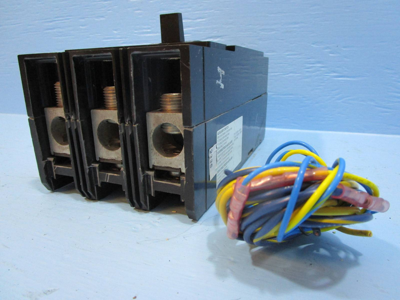 Square D KHP361251212 125A Circuit Breaker w/ Aux 480/600V 3P Type KAL 125 Amp (NP1223-1)