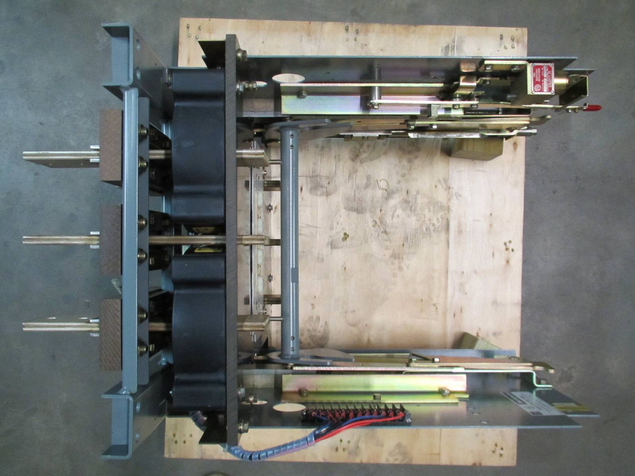 Westinghouse SPB 100,65 1600A Drawout Mounting Frame 16SPBD0S Breaker 16SPBDOS (PM1911-2)