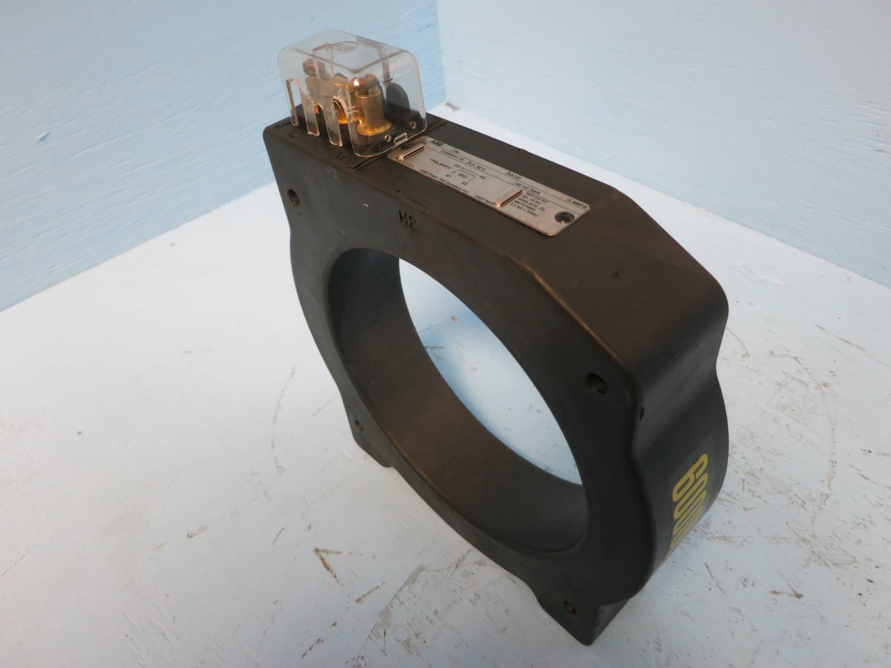 ABB Type CLE Current Tx. S# 7524A63G05 6000:5 Amps Current