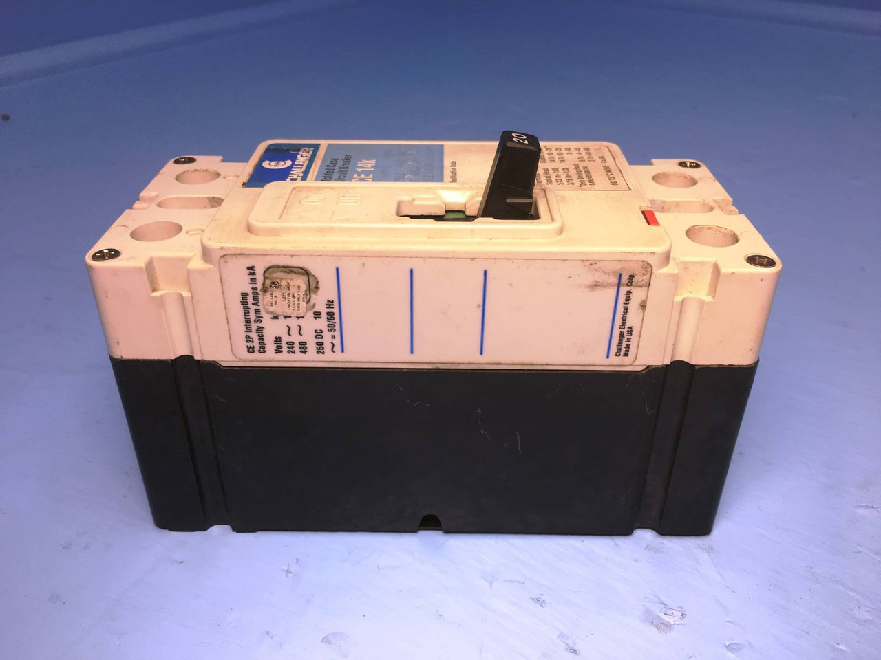 Challenger CE2020 20A Circuit Breaker 480V CE2020L Cutler Hammer Eaton 20 Amp (EM1480-1)
