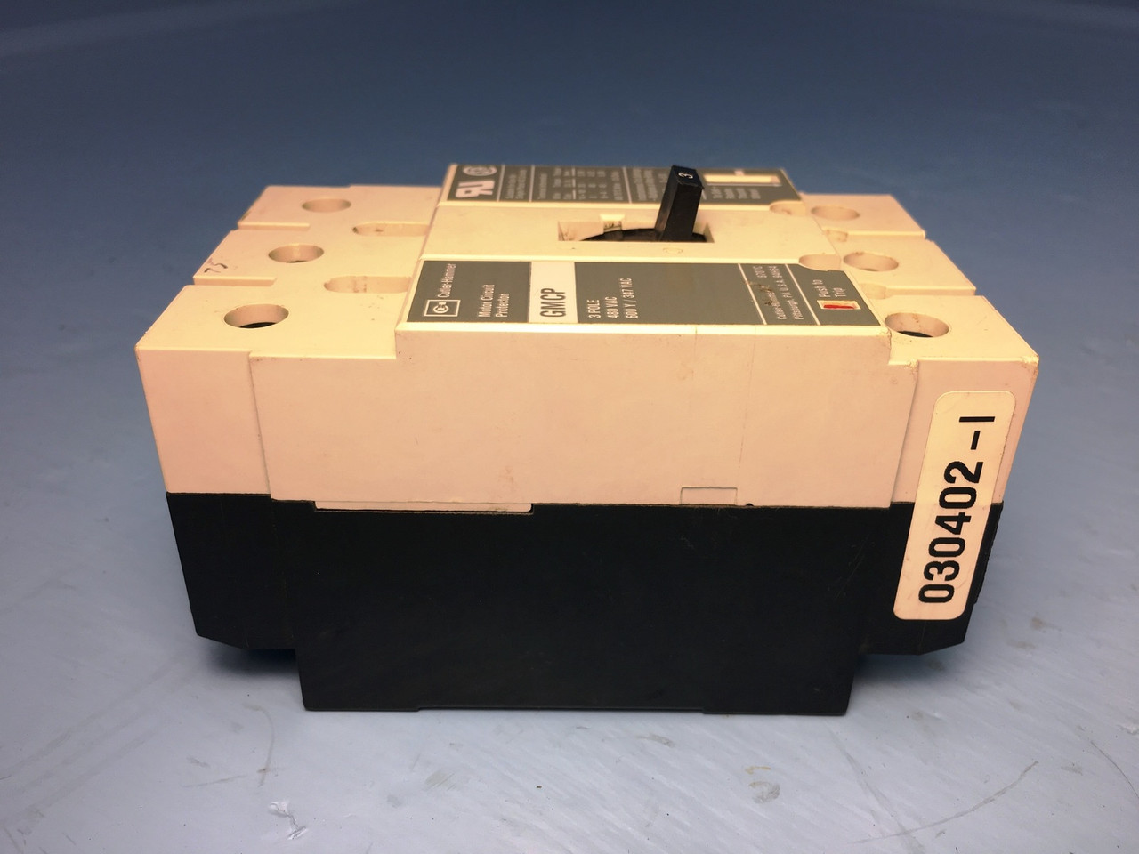 Cutler Hammer GMCP003A0C 3A Circuit Breaker w/ Aux 480V GMCP Westinghouse 3 Amp (EM1492-3)
