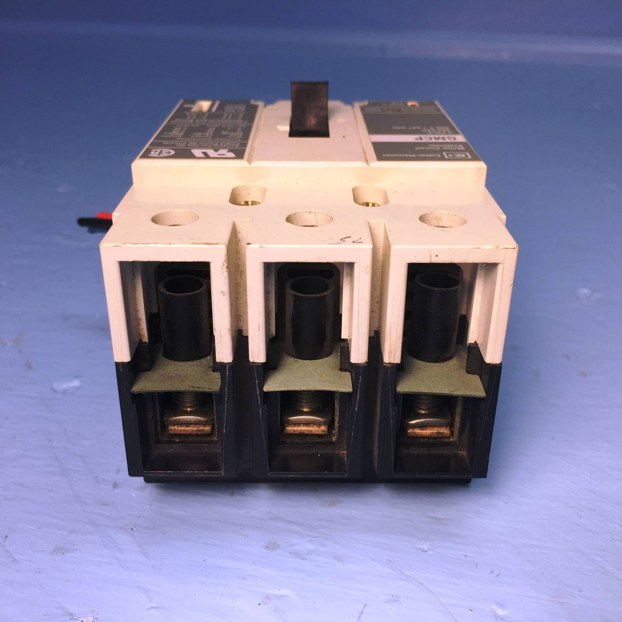 Cutler Hammer GMCP003A0C 3A Circuit Breaker w/ Aux 480V GMCP Westinghouse 3 Amp (EM1492-3)