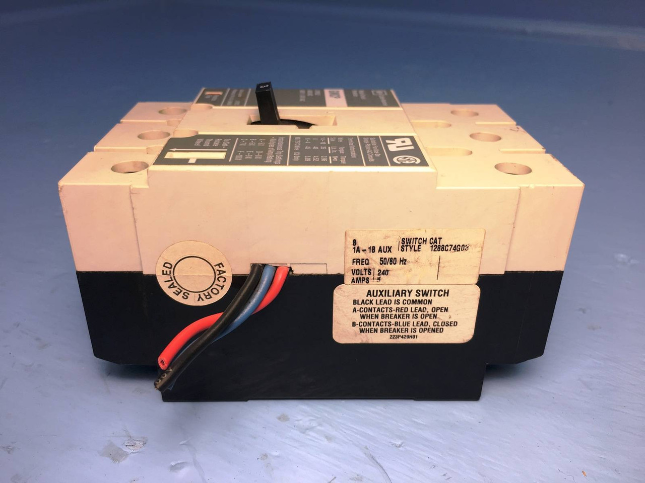 Cutler Hammer GMCP003A0C 3A Circuit Breaker w/ Aux 480V GMCP Westinghouse 3 Amp (EM1492-3)
