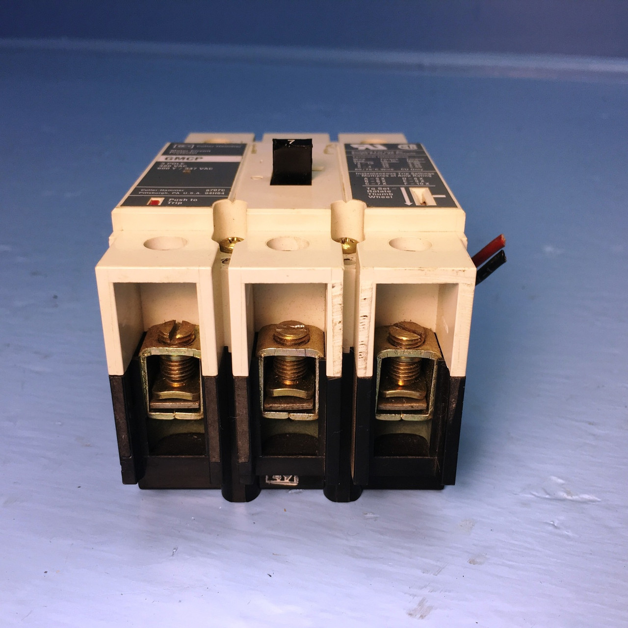 Cutler Hammer GMCP007C0C 7A Circuit Breaker w/ Aux GMCP Westinghouse 7 Amp (EM1491-1)