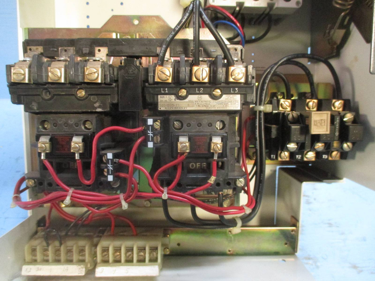 Allen Bradley 2100 Centerline 18" Size 1 Reversing 7 Amp Breaker MCC Bucket 7A (TK1865-6)