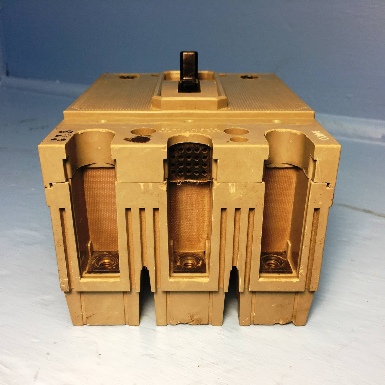 I-T-E HE3-A025 25A Circuit Breaker w Shunt HE3A025 600V Siemens Gould ITE 25 Amp (EM1588-5)