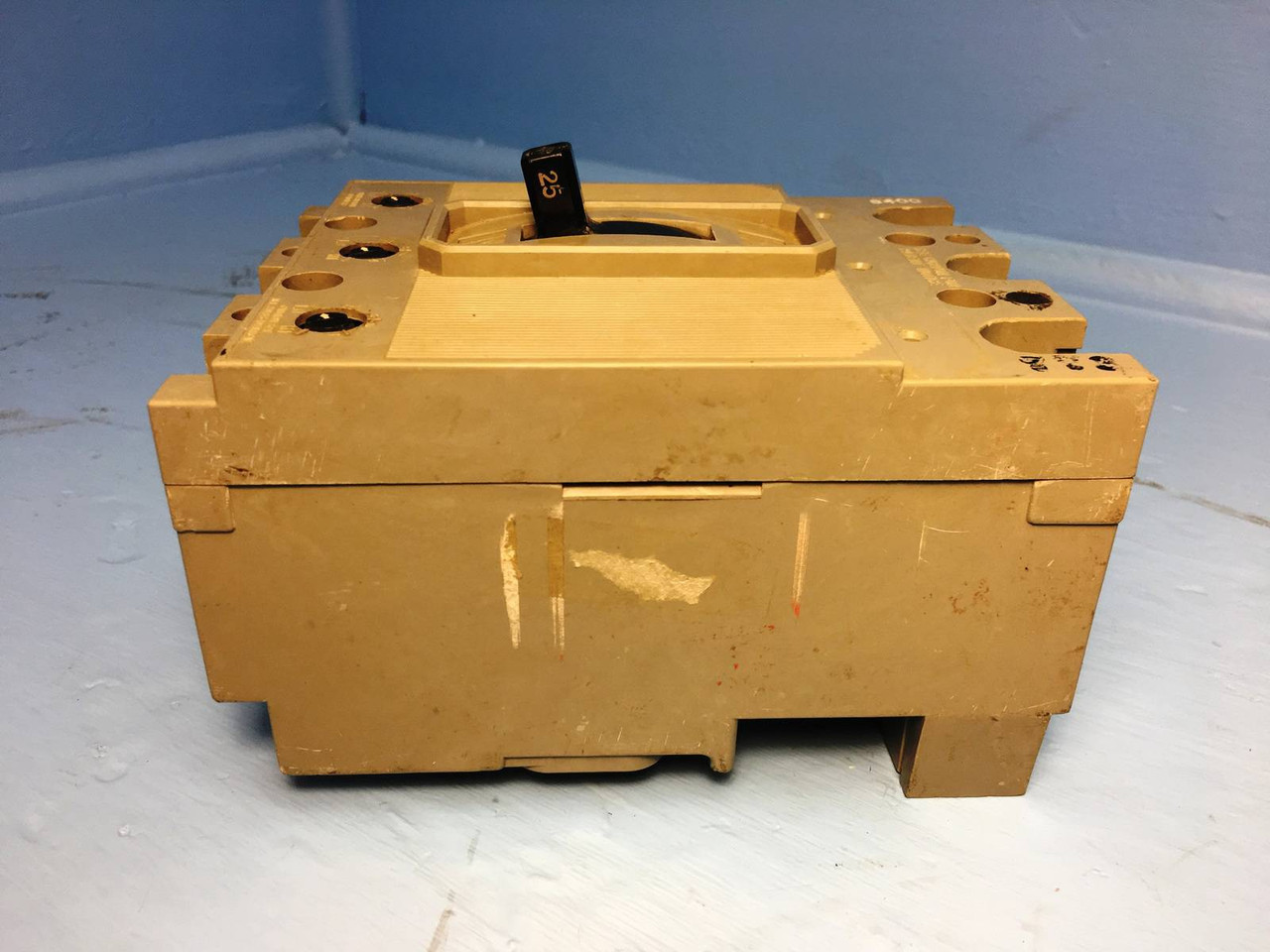 I-T-E HE3-A025 25A Circuit Breaker w Shunt HE3A025 600V Siemens Gould ITE 25 Amp (EM1588-5)