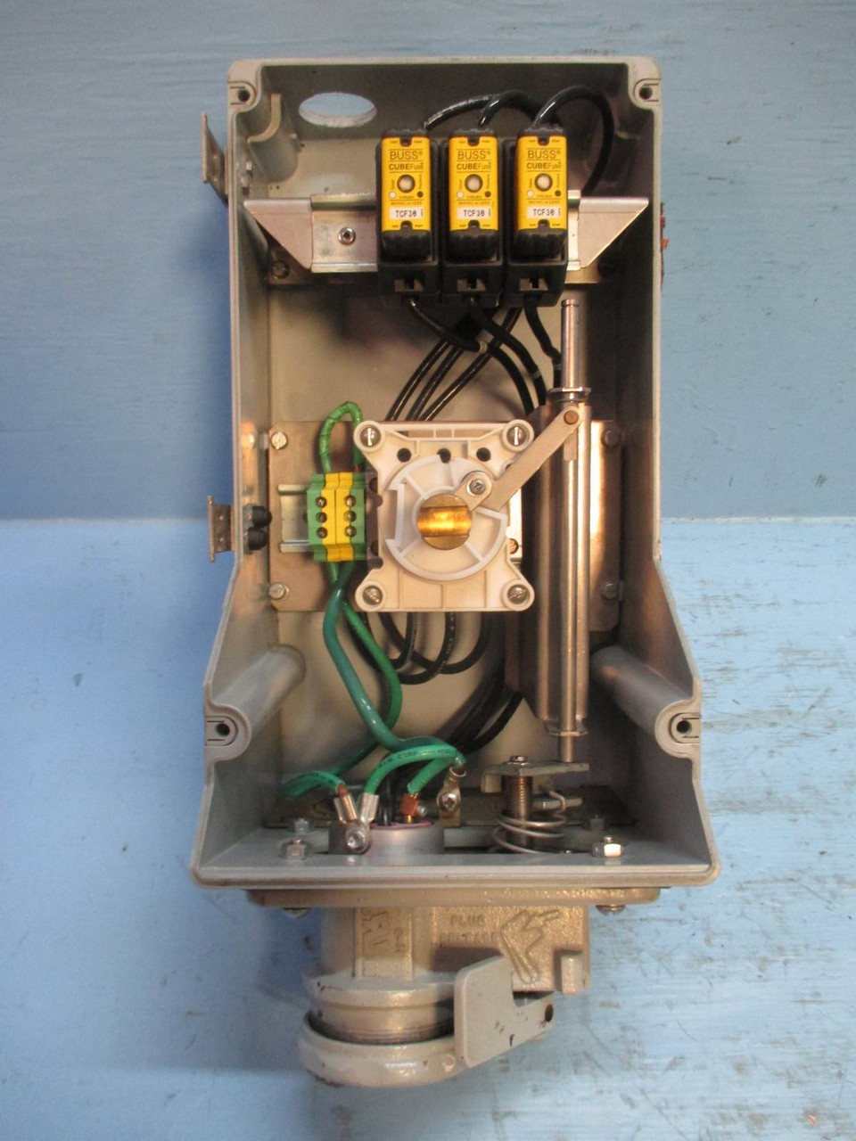 Crouse-Hinds CSR3352 Interlocked Arktite Receptacle 30 Amp 600 Vac 3 Wire 4 Pole (TK2004-4)