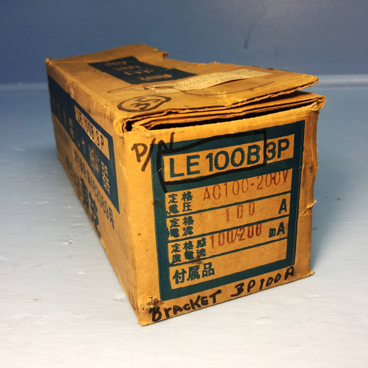 NEW Toshiba LE100B 100A Circuit Breaker 3P 100-200V 100/200 mA LE100 100 Amp NIB (EM1621-3)