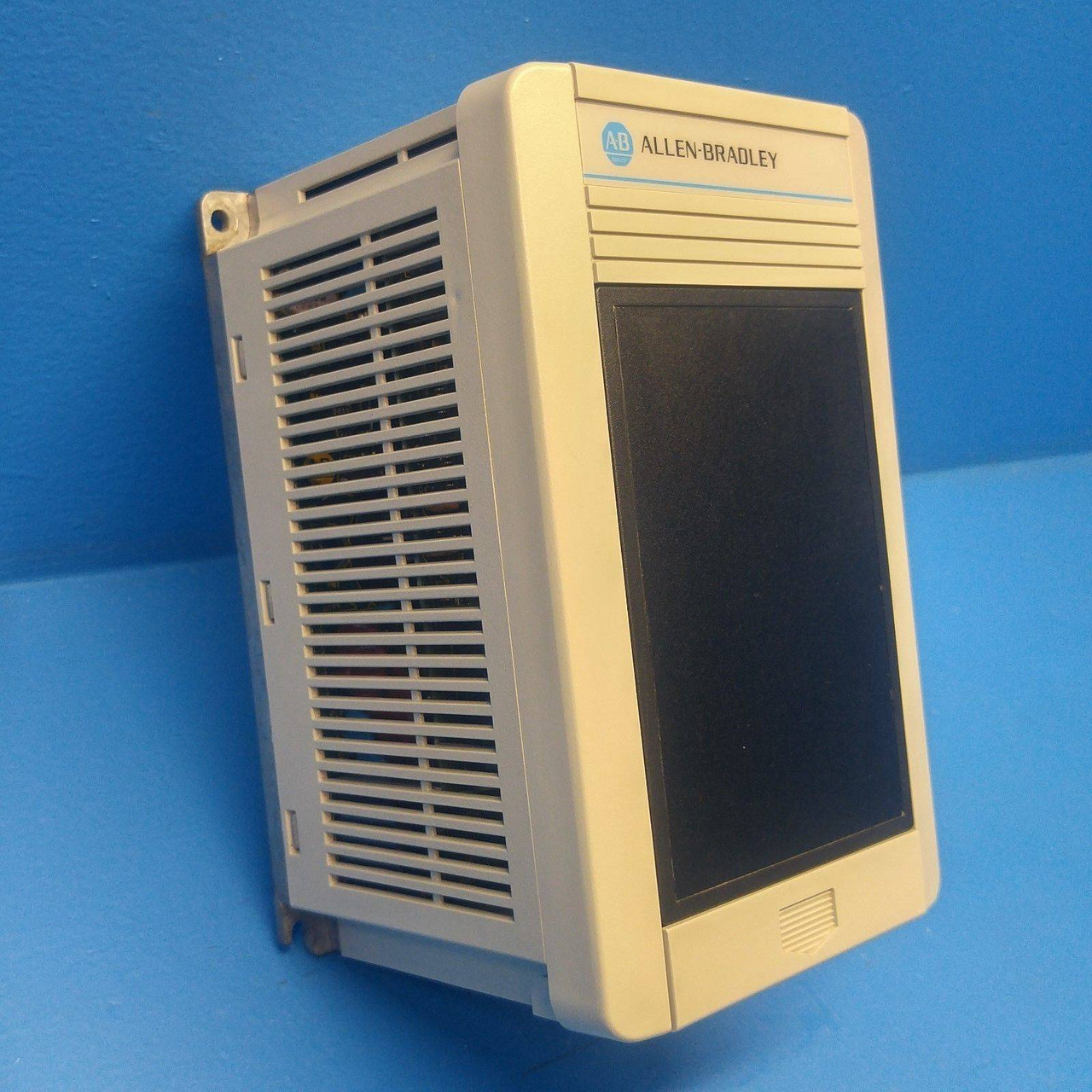 Allen Bradley 1305-AA02A SERIES A 0.5 HP AC Adjustable Frequency Drive 2.3A (MM0264-1)