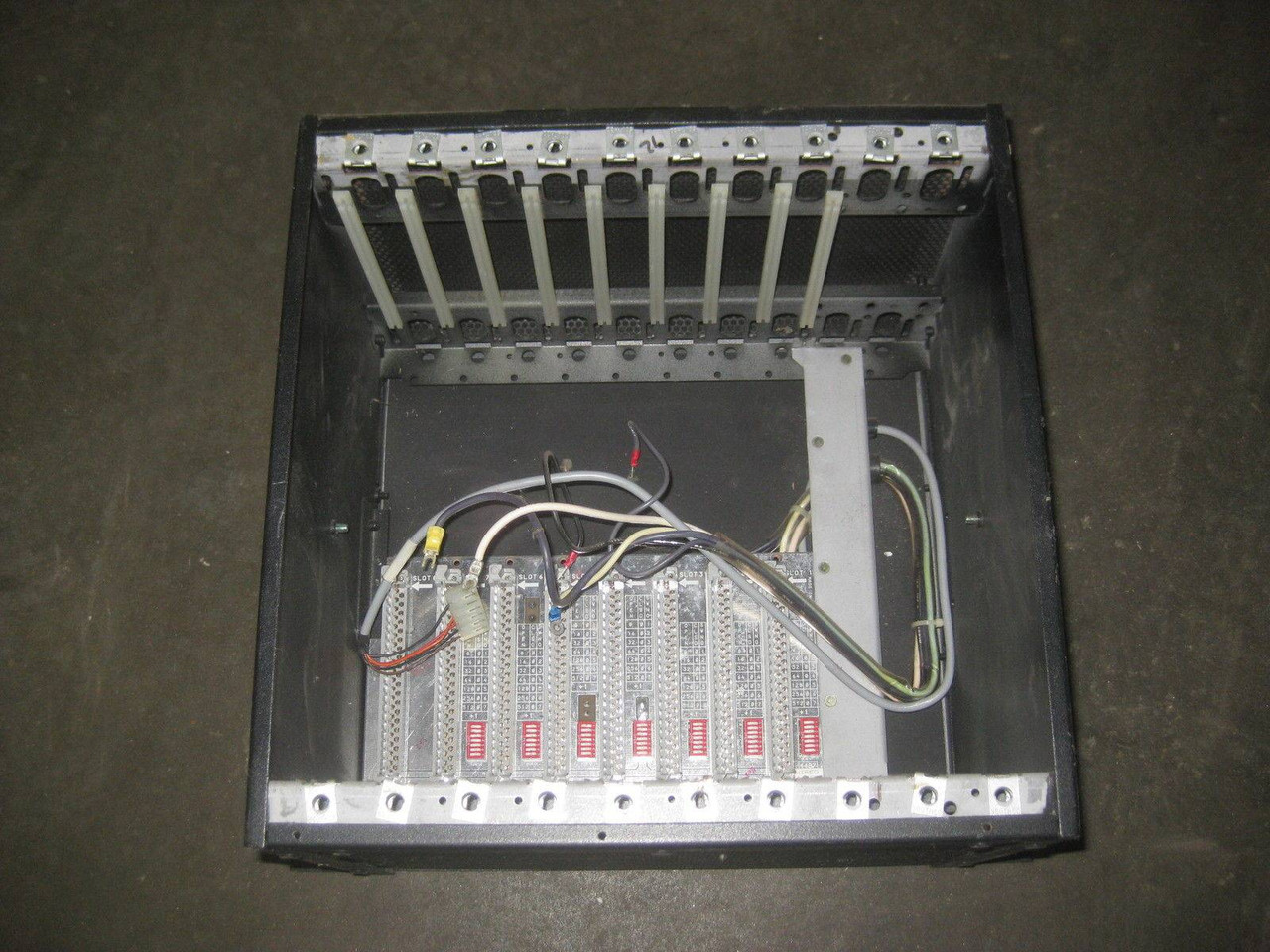 Image of GE Fanuc IC600YR550L Rack Chassis IC600YR550-L