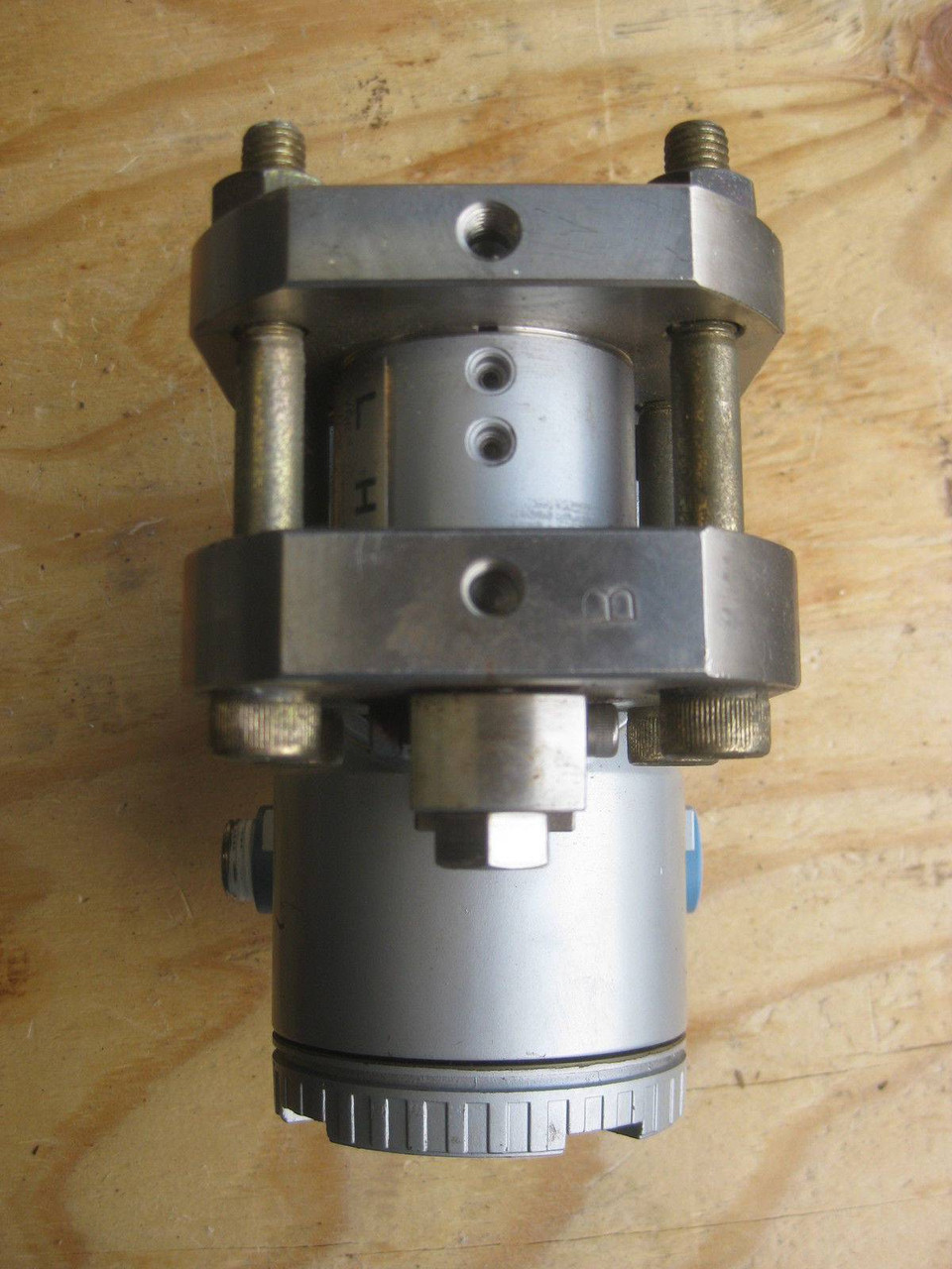 ITT Barton FHGG Flow Control 1200 PSI  4-20 mA DC 11-45 VDC (EBI2609-4)