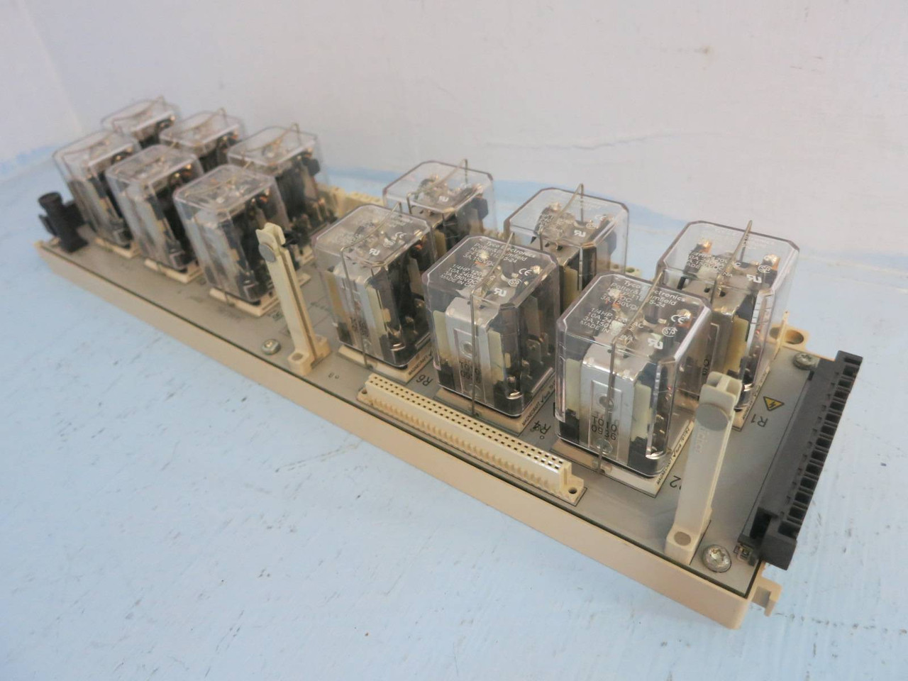 Ovation Relay Base w Relays 1C31222G01 PLC Westinghouse Emerson 1776401-1 (PM2106-12)