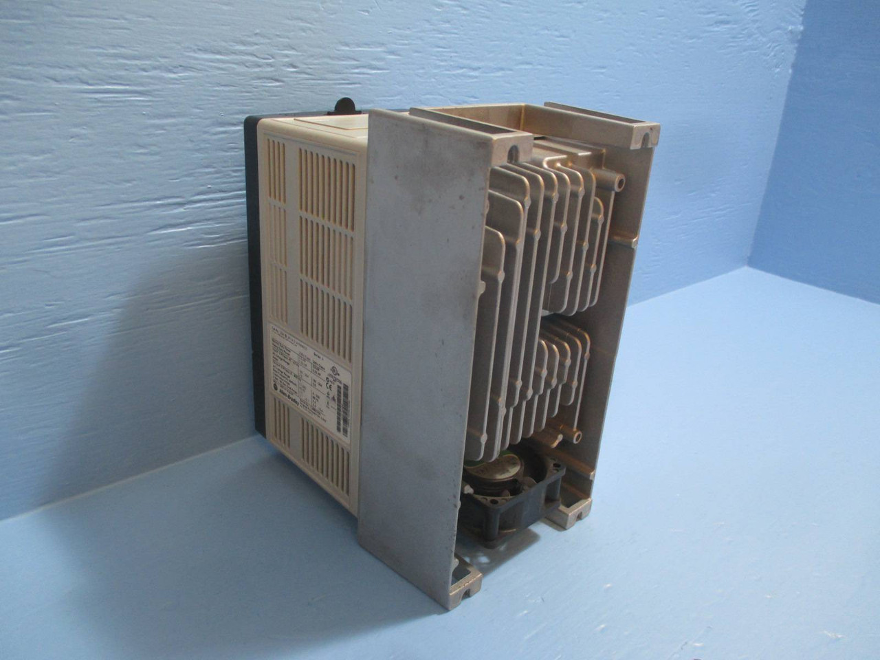 Allen Bradley 20AB2P2A0AYNNNC0 0.5HP PowerFlex 70 AC VS Drive 0.5 HP 240V VFD (MM0208-1)