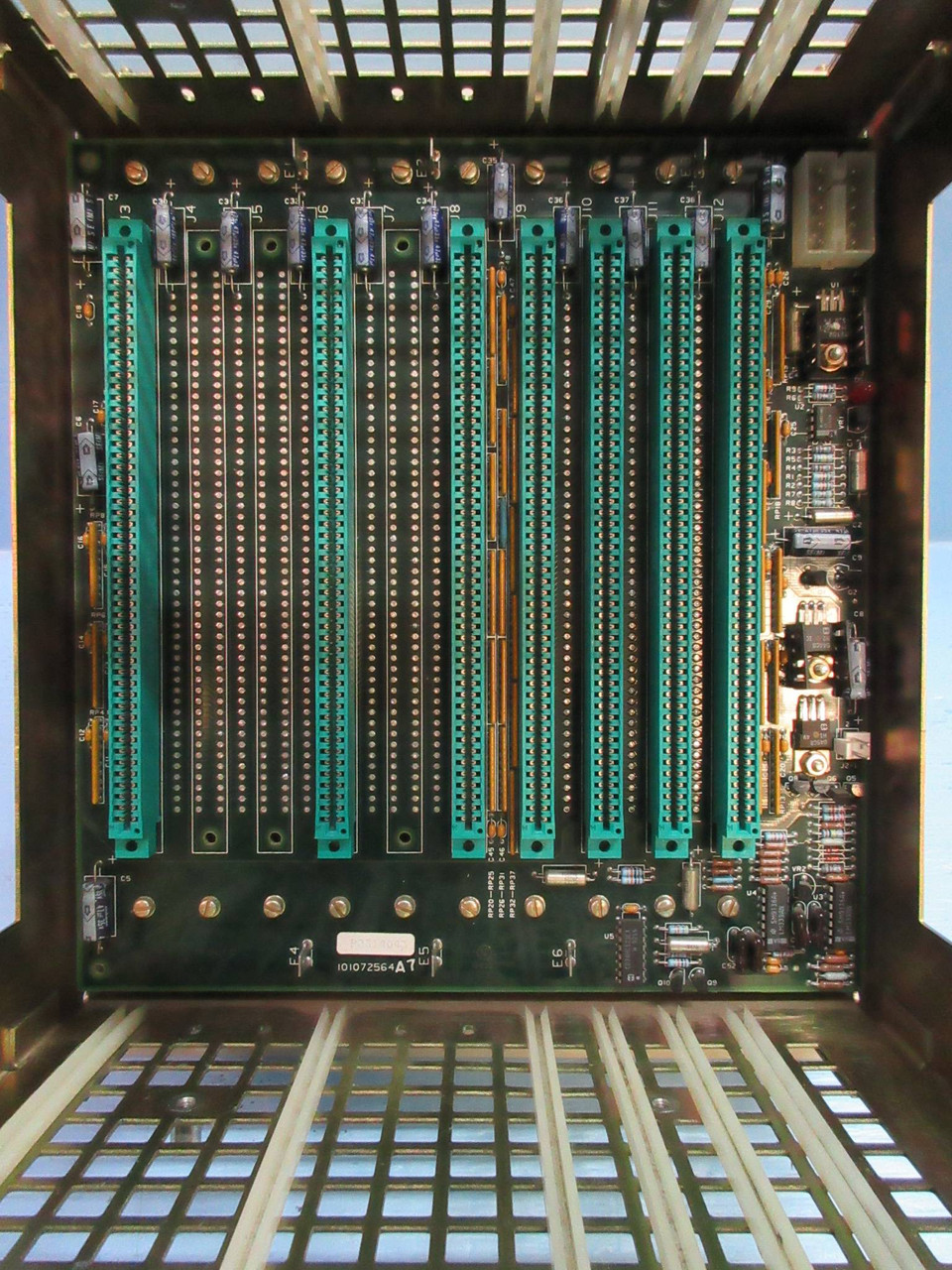 Exide Electronics 157305061 7-Slot PLC Chassis Rack 118-302-583 A Mother Board (TK2416-1)