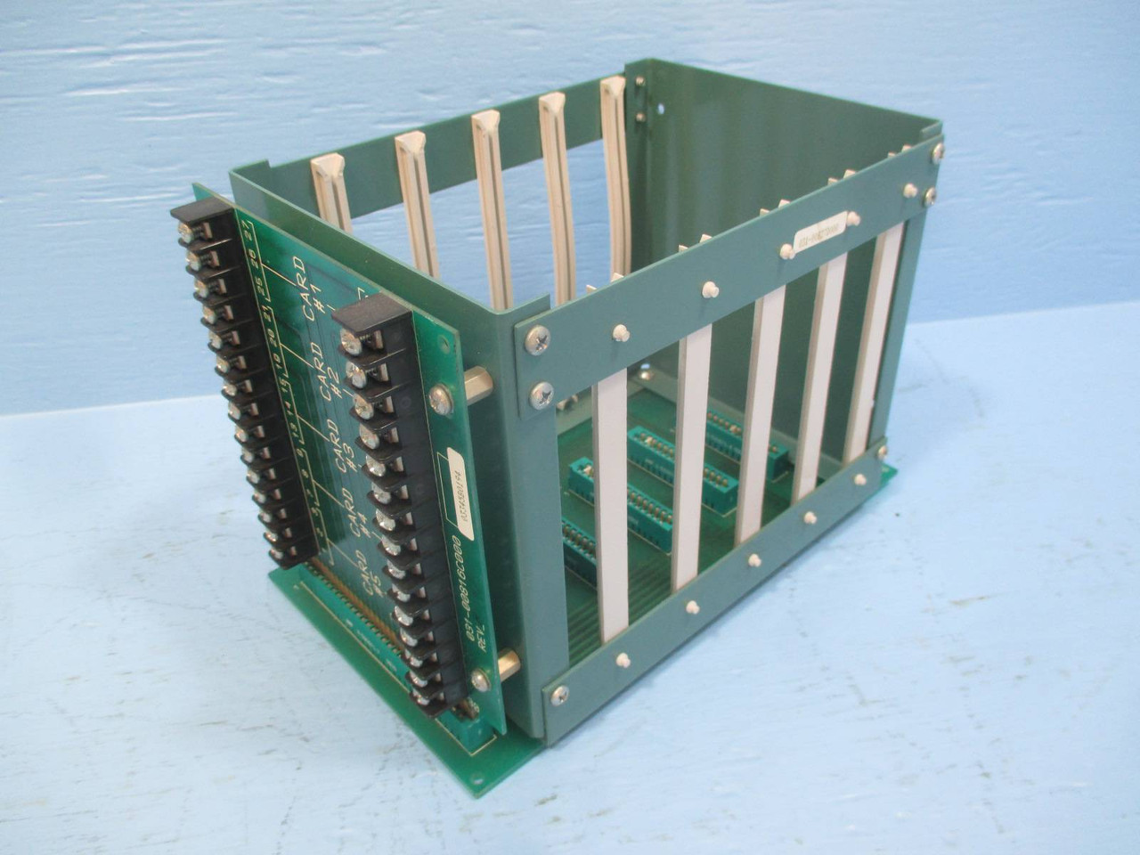 York 031-00809C000 Rev B 5 Slot Chassis 031-00816C000 Circuit Board Card Rack (DW0088-3)
