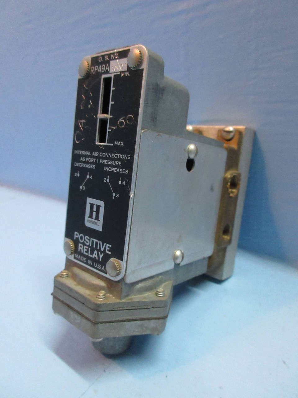 Honeywell RP49A-1000-1 Pneumatic Positive Relay RP49A10001 (TK2498-1)