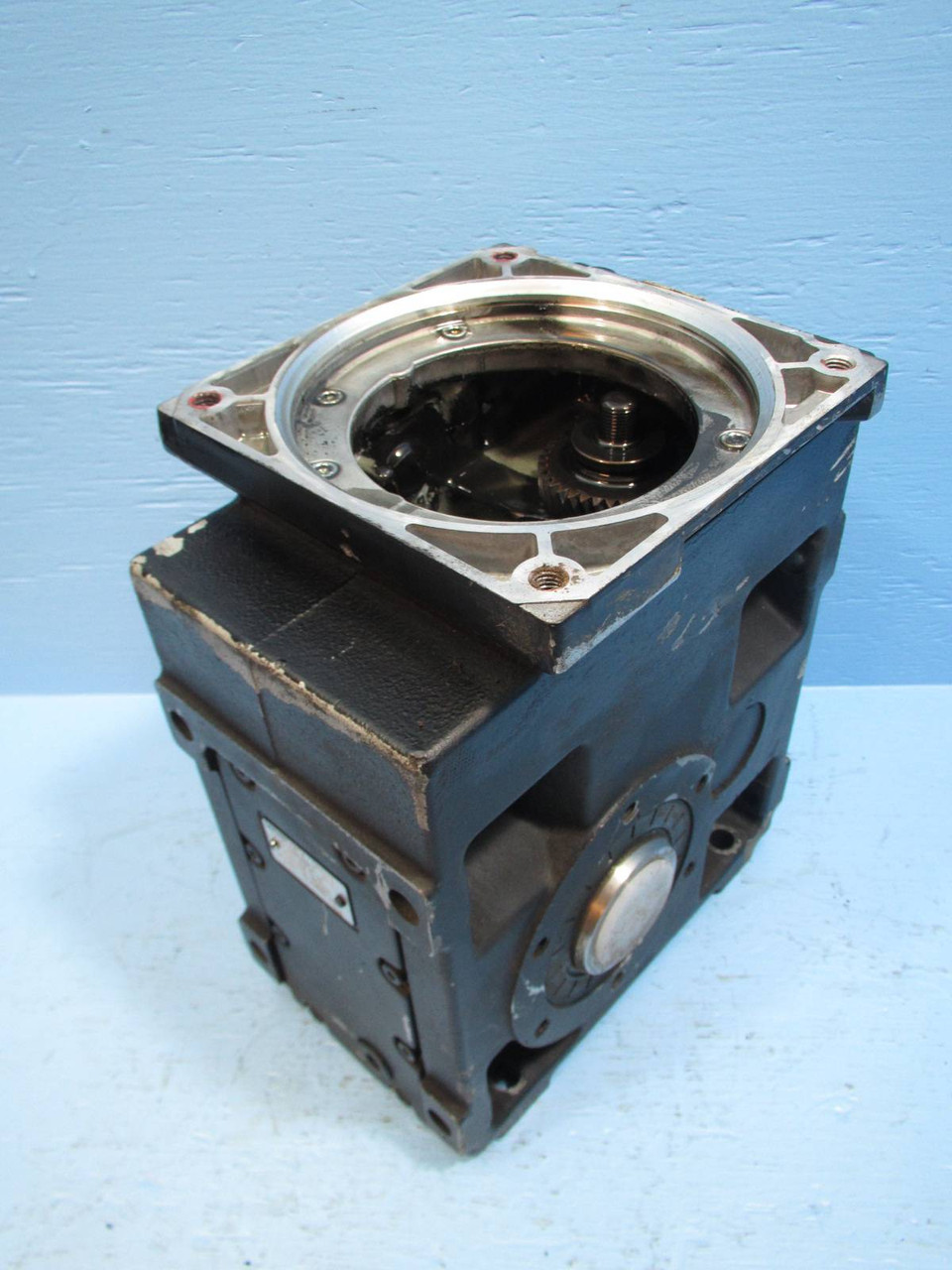Image of Lenze GKS06-3AHBR-090C22 Gearbox Gear Reducer 303,0 NM 113,3/MIN Servo Motor