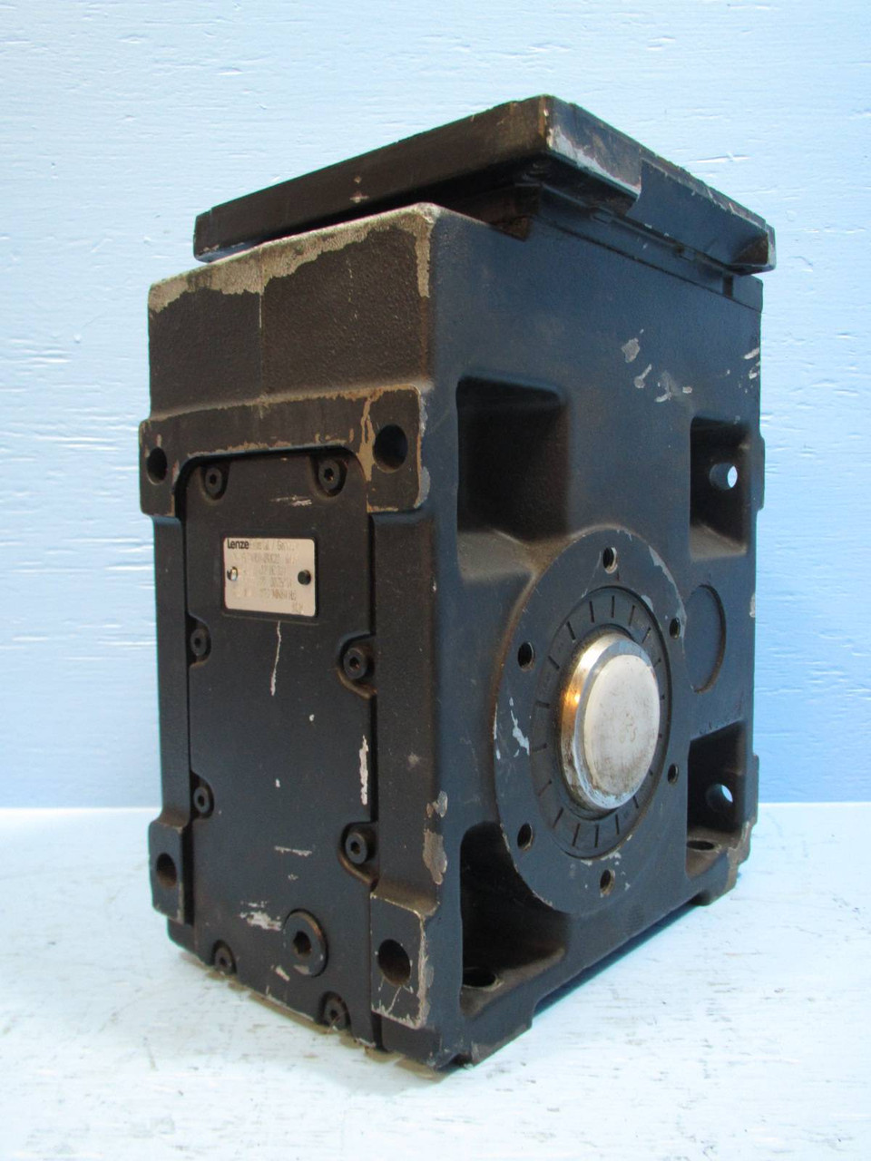 Lenze GKS06-3AHBR-090C22 Gearbox Gear Reducer 303,0 NM 113,3/MIN Servo Motor (NP1403-1)