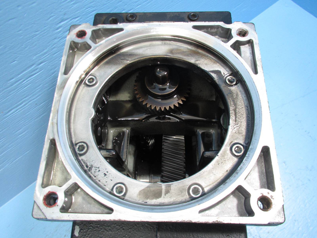 Lenze GKS06-3AHBR-090C22 Gearbox Gear Reducer 303,0 NM 113,3/MIN Servo Motor (NP1403-1)
