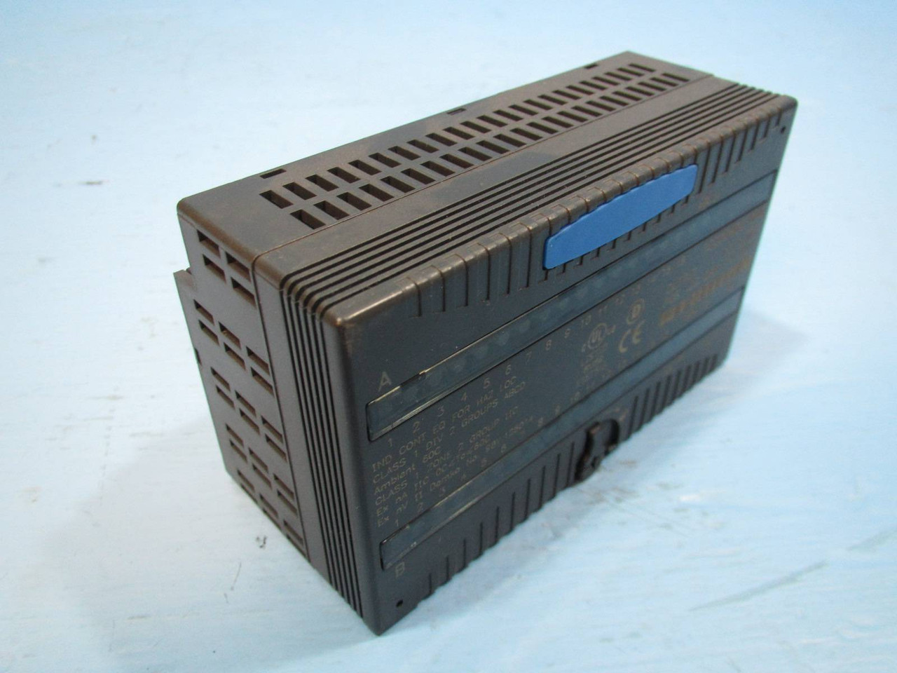 GE Fanuc IC200MDL750B Output VersaMax Micro Controller Control Module PLC Versa (NP1426-1)