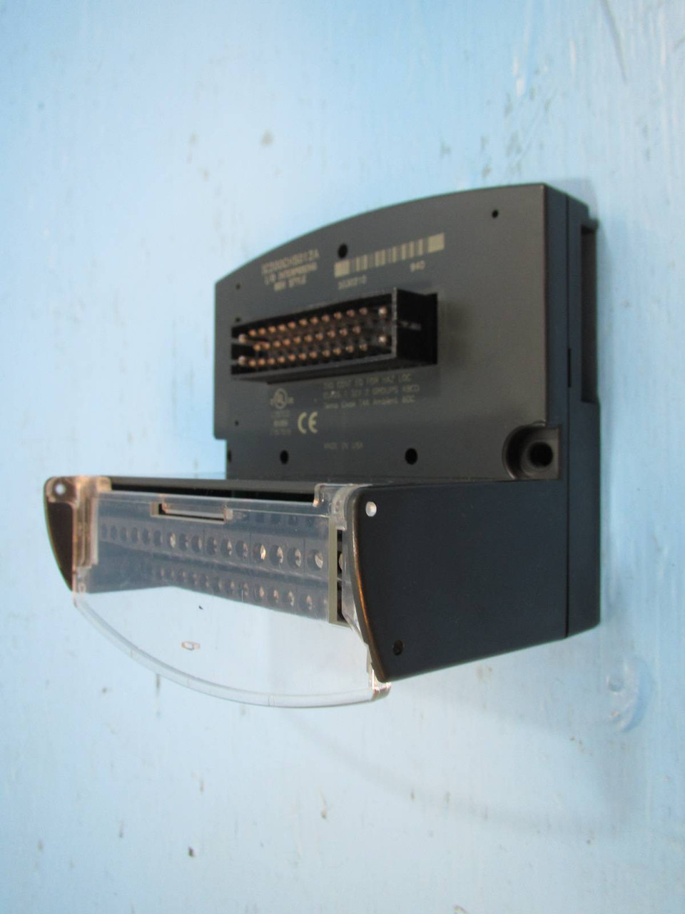 GE Fanuc IC200CHS012A I/O Box VersaMax Micro Controller Control Module PLC Versa (NP1432-2)