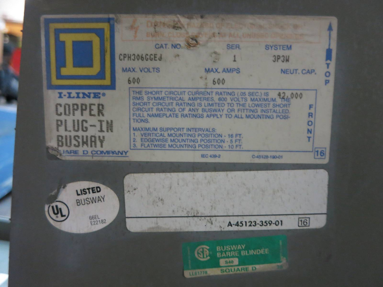 Square D I-Line 600A 600V CPH306GGEJ Copper Plug-In Busway 3P 3W 5