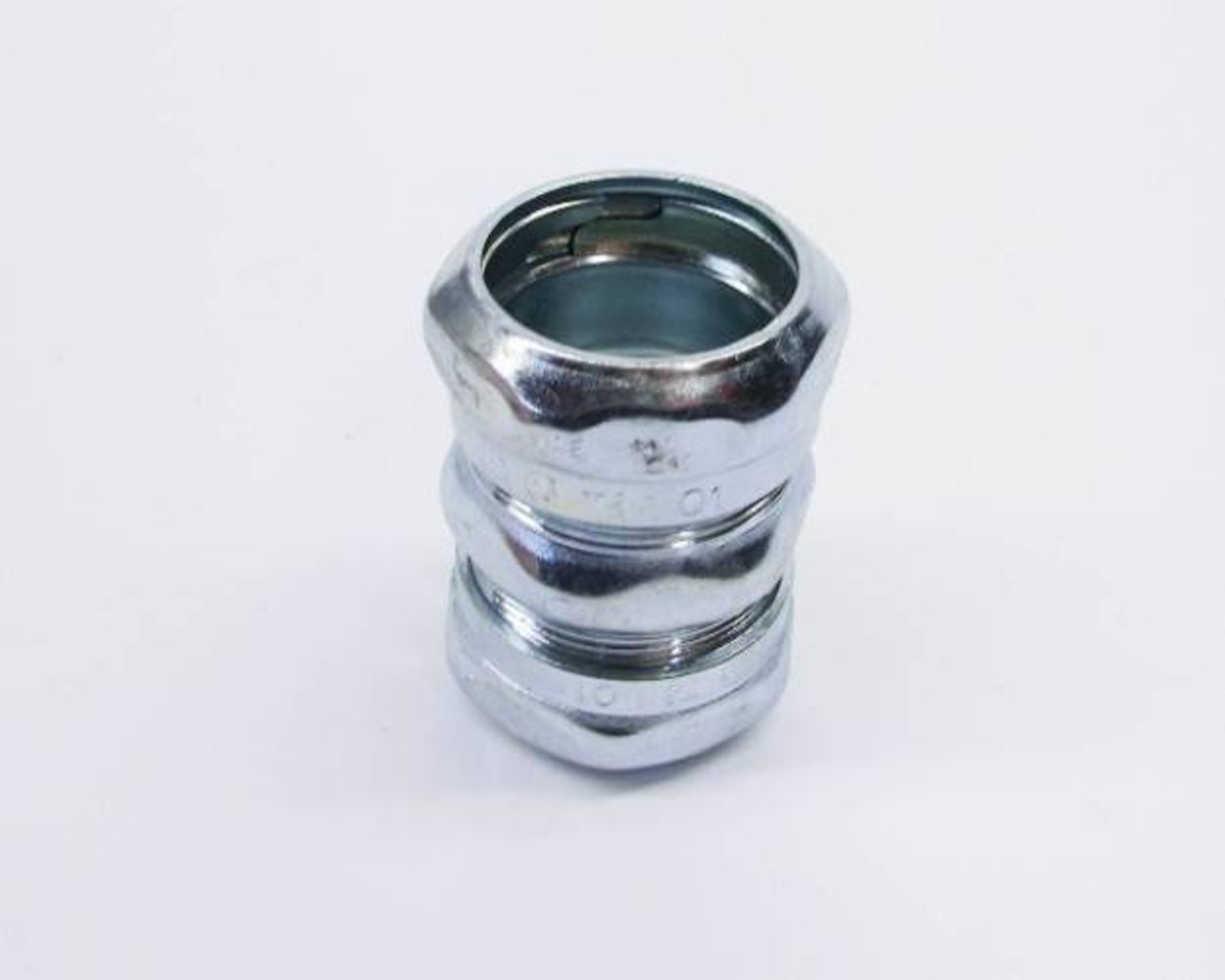 Lot of 25 Thomas and Betts Metal Connector Fitting Q1 (YY1096-25)