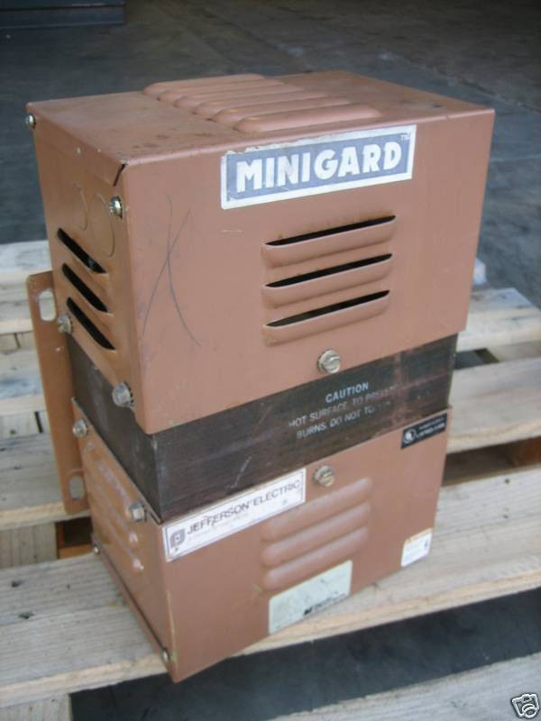 MagneTek MCR Constant Voltage Power Conditioner 3560910 500VA 120/240-120V .5kVA (EBI2692-1)