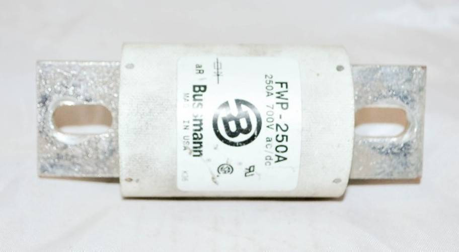 LOT OF 5 Bussmann FWP-250A 700V ac/dc 250 Amp FWP250A (YY1098-18)