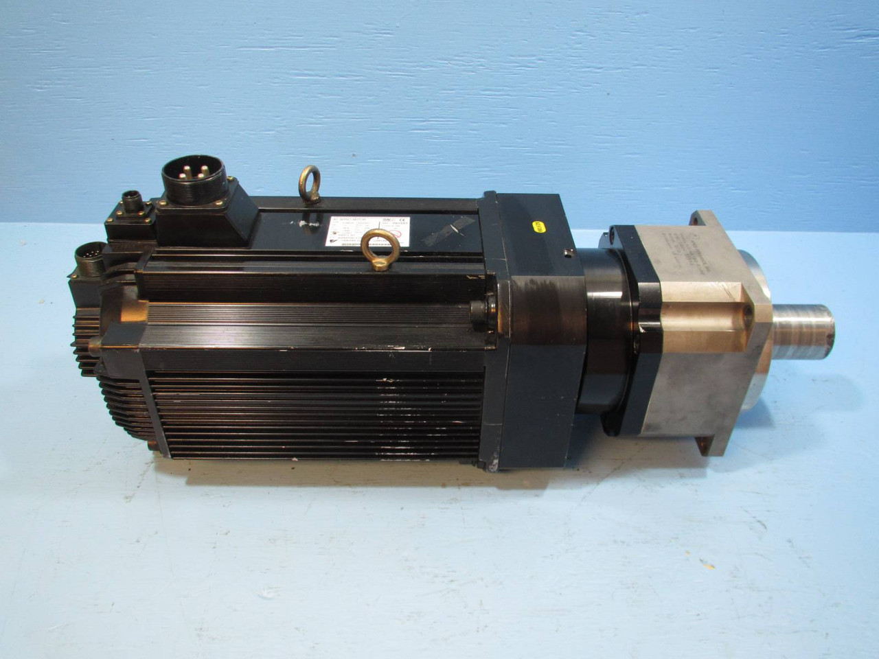 Yaskawa SGMGH-1AA2A6C AC Servo Motor 58.6 Amp 11 kW 3PH SGMGH1AA2A6C UTSAH-B17BB (NP1546-3)