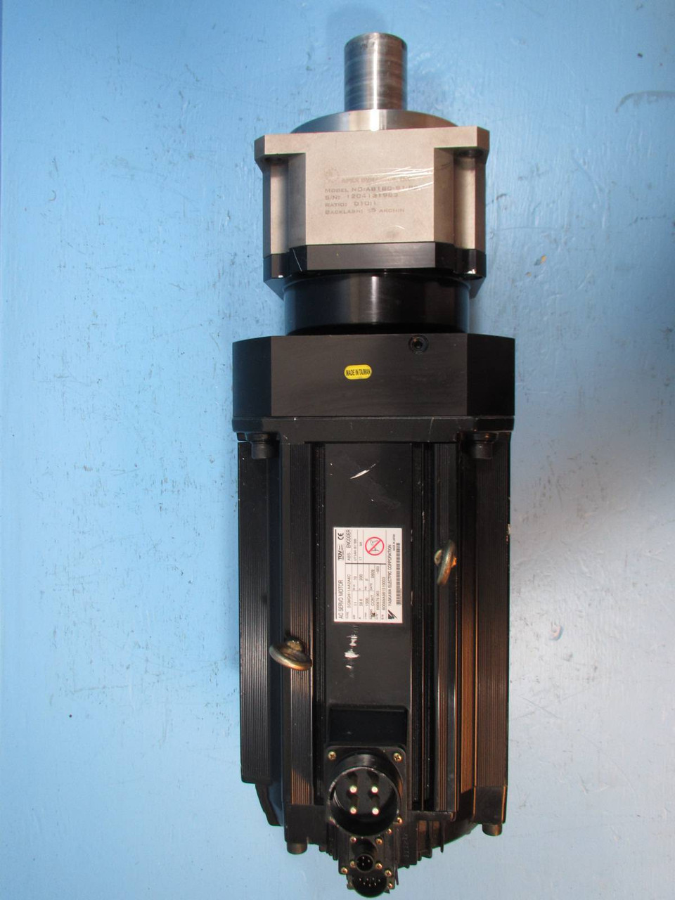 Yaskawa SGMGH-1AA2A6C AC Servo Motor 58.6 Amp 11 kW 3PH SGMGH1AA2A6C UTSAH-B17BB (NP1546-3)