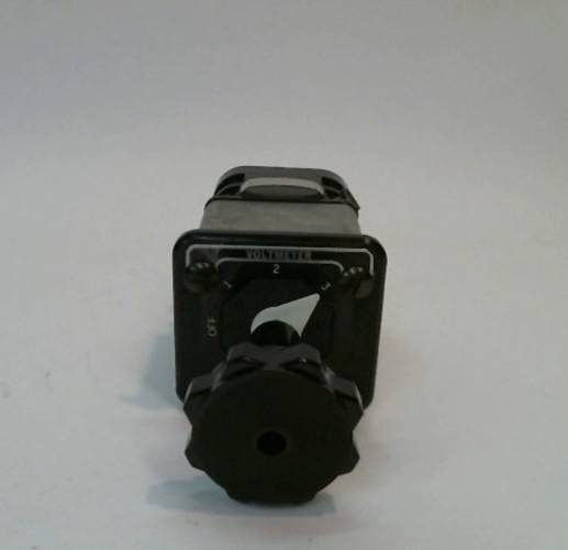 New General Electric GE 10AA003 Voltmeter Transfer Switch NNB (YY3225-1)