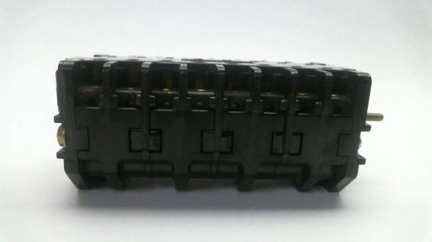 New Electroswitch 700038K01 20A 240VAC Rotary Auxiliary Switch NNB (YY3854-1)