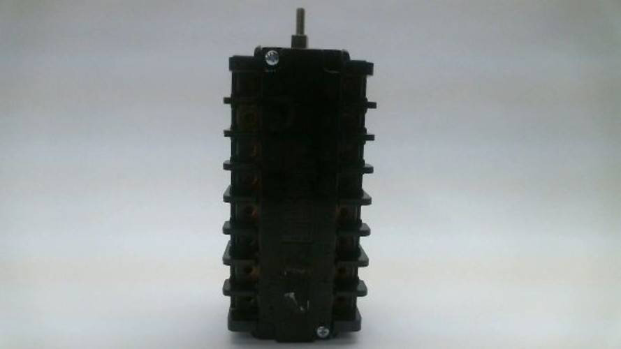 New Electroswitch 700038K01 20A 240VAC Rotary Auxiliary Switch NNB (YY3854-1)
