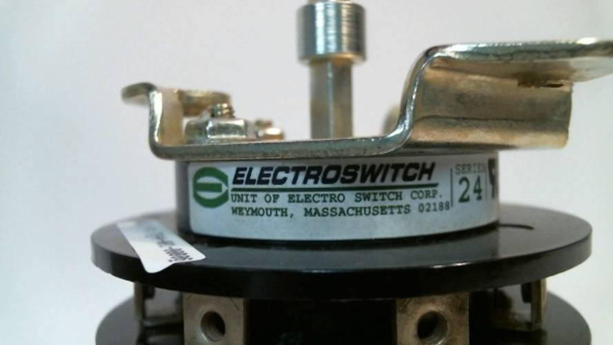 Electroswitch 44208LA 20 Amp 600VAC 3 Position Control Roatry Switch 20A (YY3367-2)